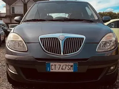 Usata Lancia Ypsilon 69 CV (50 kW) 2005 Grigio Utilitaria