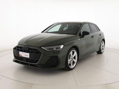 Usata Audi A3 S-Line 150 CV (110 kW) 2025 Verde distretto metallizzato Berlina