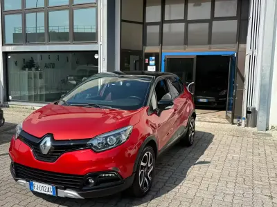 Usata Renault Captur 90 CV (66 kW) 2017 Rosso SUV