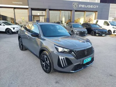 Usata Peugeot 2008 Allure 100 CV (73 kW) 2025 Grigio SUV