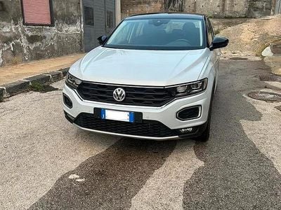 Usata VW T-Roc 150 CV (110 kW) 2018 Grigio SUV