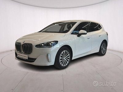 Usata BMW 218 Active Tourer Luxury Line 150 CV (110 kW) 2023 Alpin white Monovolume