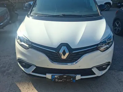 Usata Renault Scénic III 116 CV (85 kW) 2016 Bianco Monovolume