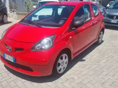 Usata Toyota Aygo 68 CV (50 kW) 2008 Rosso Utilitaria
