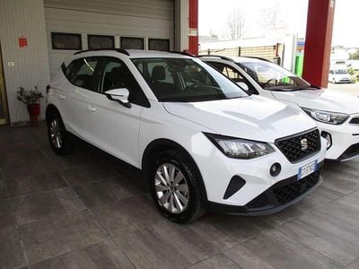 Usata Seat Arona Style 95 CV (69 kW) 2024 1 bianca e 1 grigia SUV