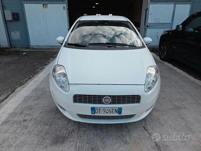 Usata Fiat Grande Punto 59 CV (43 kW) 2008 Bianco Utilitaria