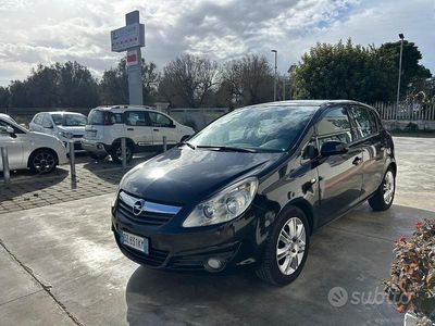 Usata Opel Corsa Cosmo 90 CV (66 kW) 2009 Nero Utilitaria
