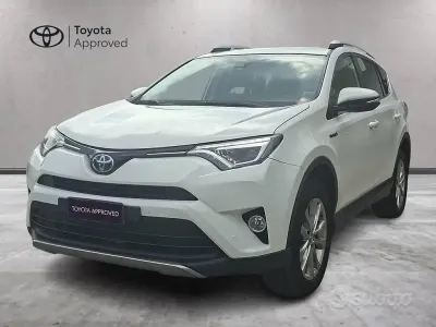 Usata Toyota RAV4 Hybrid Lounge 197 CV (144 kW) 2017 Bianco SUV