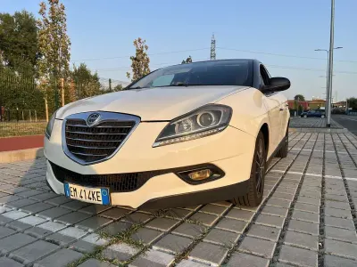 Usata Lancia Delta Gold 120 CV (88 kW) 2012 Utilitaria