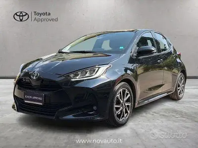 Usata Toyota Yaris Hybrid Trend 116 CV (85 kW) 2022 Nero Berlina