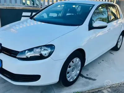 Begagnad VW Golf VI United 80 HK (58 kW) 2011 Vit Halvkombi