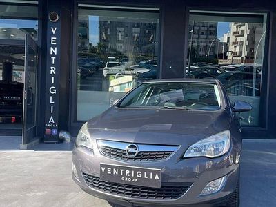 Usata Opel Astra Cosmo 125 CV (91 kW) 2012 Berlina