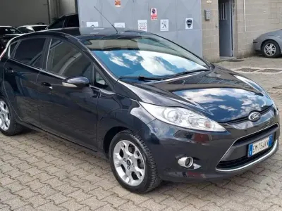 Usata Ford Fiesta Titanium 92 CV (67 kW) 2012 Nero Berlina