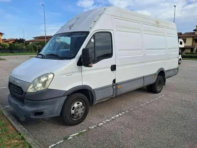 Usata Iveco Daily 145 CV (106 kW) 2012 Bianco Furgone