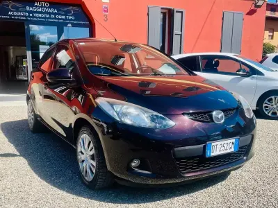 Usata Mazda 2 75 CV (55 kW) 2008 Viola Utilitaria