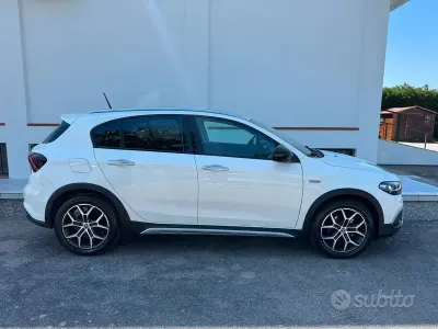 Usata Fiat Tipo Cross 95 CV (69 kW) 2021 Bianco Berlina