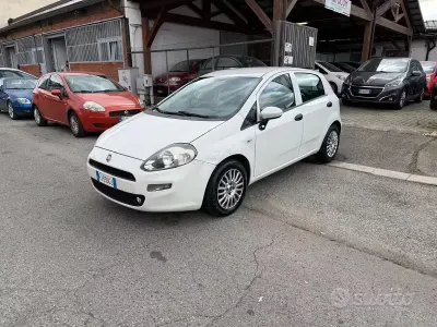 Second-hand Fiat Punto Lounge 69 CP (50 kW) 2017 Alb Hatchback