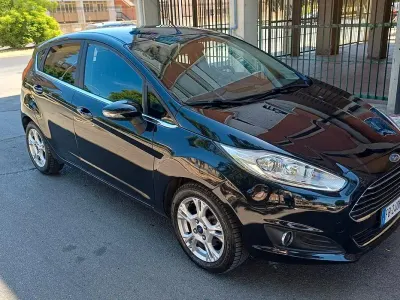 Usata Ford Fiesta Titanium 95 CV (69 kW) 2015 Nero Utilitaria