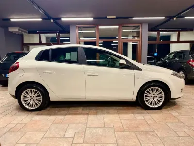 Usata Fiat Bravo Emotion 90 CV (66 kW) 2011 Bianco Utilitaria