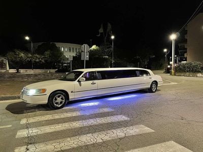 Usata Lincoln Town Car 2002 Bianco Berlina