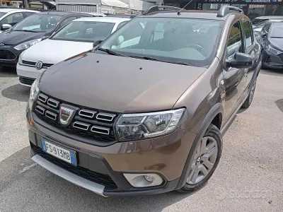 Usata Dacia Sandero 90 CV (66 kW) 2018 Marrone Berlina