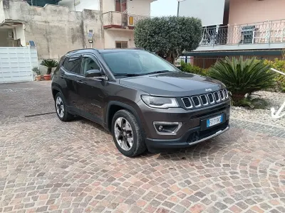 Usata Jeep Compass 120 CV (88 kW) 2019 Grigio SUV
