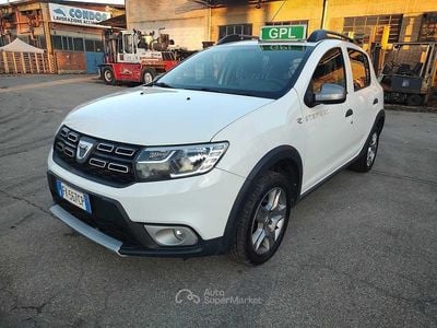 Usata Dacia Sandero 90 CV (66 kW) 2017 Bianco Berlina