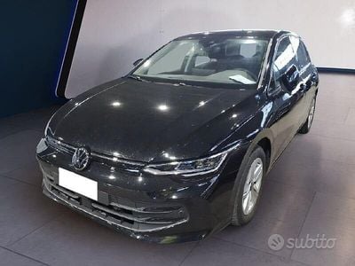 Usata VW Golf VIII Life 116 CV (85 kW) 2025 Nero Berlina
