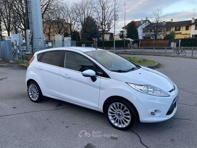 Bianco Usata 2011 Ford Fiesta Business Edition Utilitaria | 3900 € (Buon prezzo)