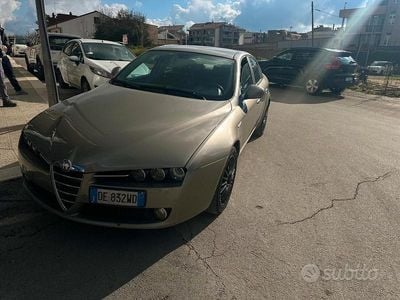 Grigio Usata 2006 Alfa Romeo 159 Berlina | 2500 €