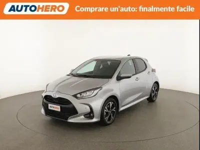Nuova Toyota Yaris Hybrid Trend 92 CV (67 kW) 2025 Grigio Berlina