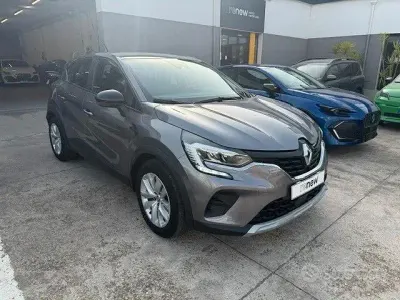 Usata Renault Captur Equilibre 101 CV (74 kW) 2024 Grigio SUV