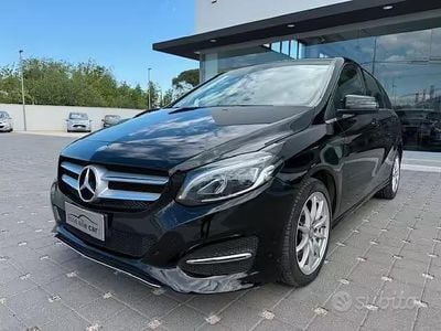 Usata Mercedes B200 Premium 136 CV (100 kW) 2017 Nero Monovolume