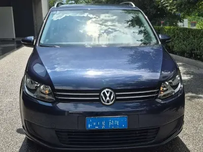 Usata VW Touran Trendline 105 CV (77 kW) 2014 Blu/azzurro Monovolume