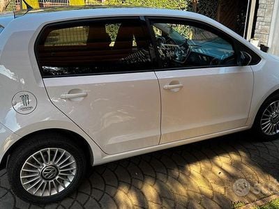 Usata VW up! Highline 75 CV (55 kW) 2017 Bianco Utilitaria