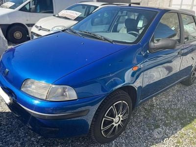 Usata Fiat Punto 73 CV (53 kW) 1998 Blu Berlina