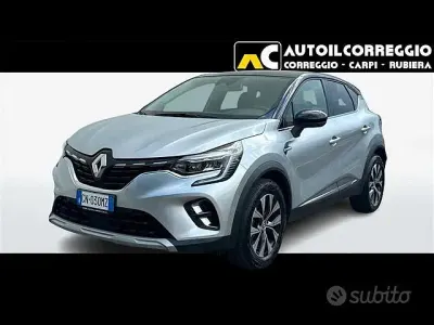 Usata Renault Captur Techno 91 CV (66 kW) 2023 Grigio chiaro SUV