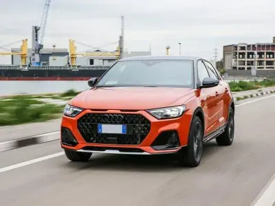 Usata Audi A1 Admired 150 CV (110 kW) 2023 Argento SUV