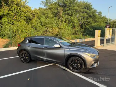 Usata Infiniti Q30 Business Executive 109 CV (80 kW) 2016 Grigio Berlina