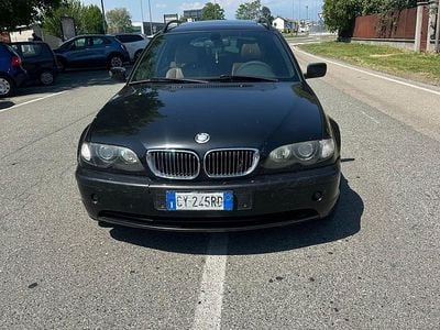 Usata BMW 318 116 CV (85 kW) 2005 Nero Station wagon