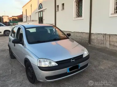 Usata Opel Corsa 75 CV (55 kW) 2002 Grigio Utilitaria