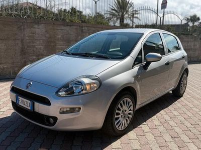 Usata Fiat Punto Street 95 CV (69 kW) 2017 Argento Utilitaria