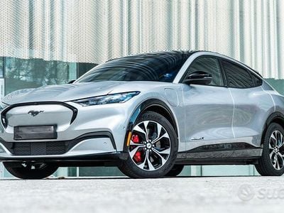 Usata Ford Mustang Mach-E Premium 242 kW (330 CV) 2022 Grigio SUV