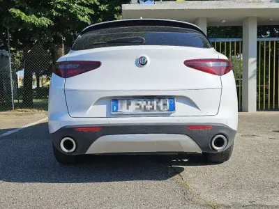 Usata Alfa Romeo Stelvio Business 179 CV (131 kW) 2018 Bianco SUV