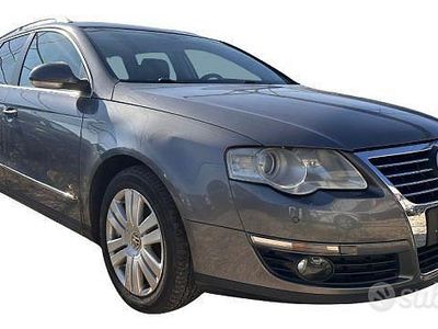 Grigio scuro Usata 2006 VW Passat Comfortline Station wagon | 1200 € (Buon prezzo)