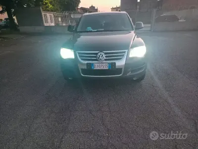 Usata VW Touareg 224 CV (164 kW) 2007 Grigio SUV