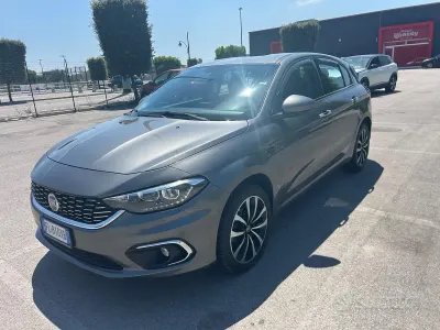 Usata Fiat Tipo Lounge 120 CV (88 kW) 2018 Grigio Berlina