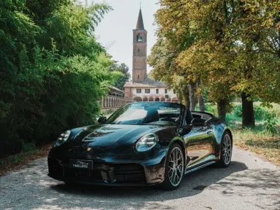 Usata Porsche 911 Carrera Cabriolet 394 CV (289 kW) 2025 Jet black metallic Cabrio