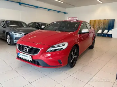 Usata Volvo V40 R-Design 120 CV (88 kW) 2017 Rosso Berlina