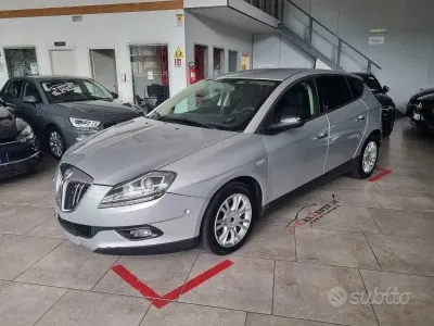 Usata Lancia Delta 190 CV (139 kW) 2011 Grigio Utilitaria
